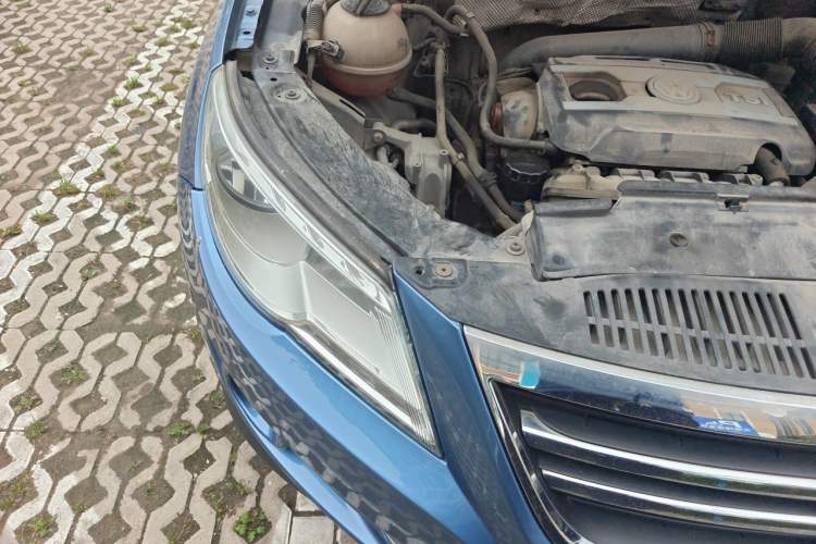 Used Volkswagen Tiguan 2011 2.0 TSI R-Line Right Front Headlight