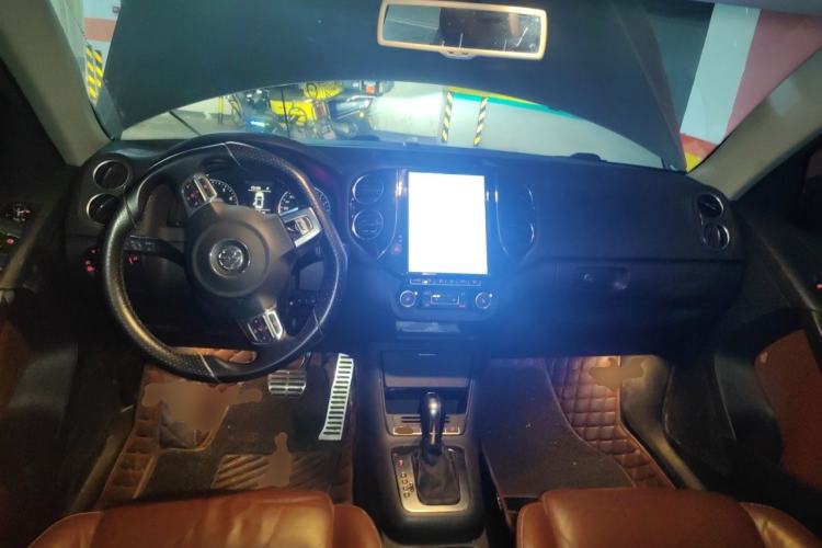 Used Volkswagen Tiguan 2011 2.0 TSI R-Line Center Console