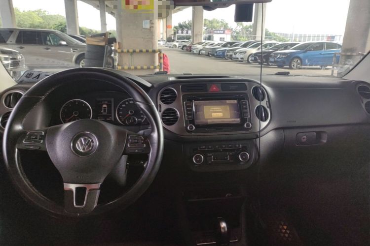 Used Volkswagen Tiguan 2011 2.0 TSI R-Line Center Console