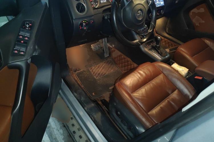 Used Volkswagen Tiguan 2011 2.0 TSI R-Line Driver Seat