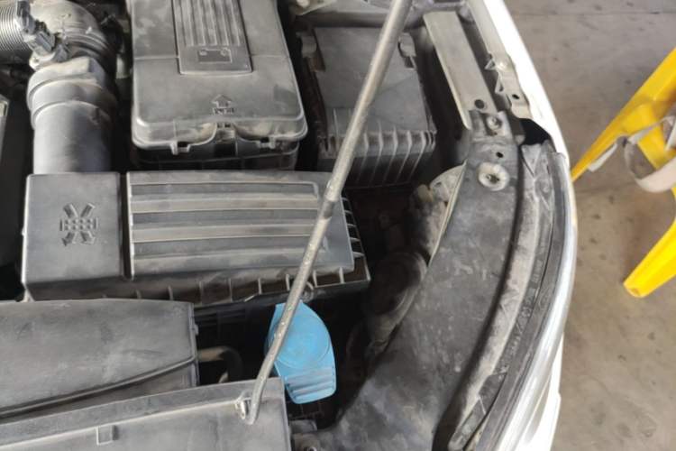 Used Volkswagen Tiguan 2011 2.0 TSI R-Line Engine Bay Left
