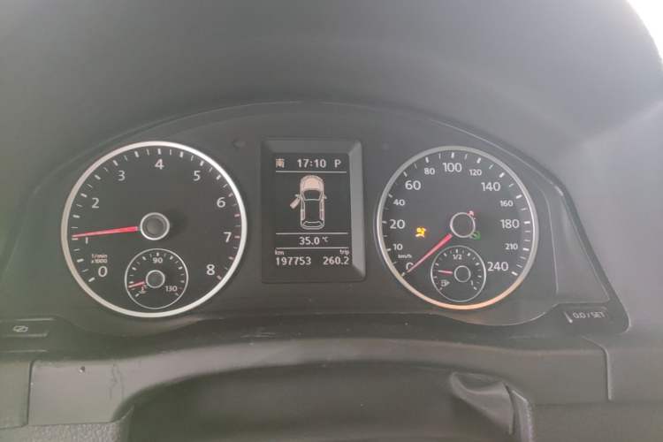 Used Volkswagen Tiguan 2011 2.0 TSI R-Line Instrument Cluster