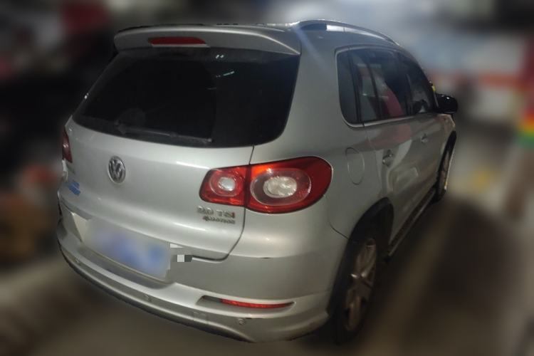 Used Volkswagen Tiguan 2011 2.0 TSI R-Line Rear Right 45 Deg