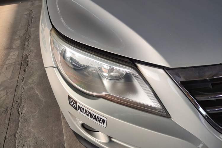 Used Volkswagen Tiguan 2011 2.0 TSI R-Line Right Front Headlight