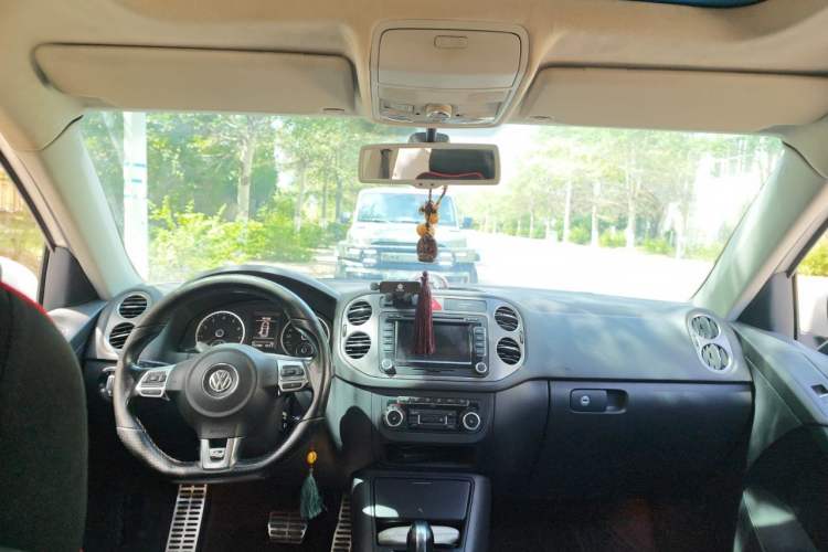 Used Volkswagen Tiguan 2011 2.0 TSI R-Line Center Console
