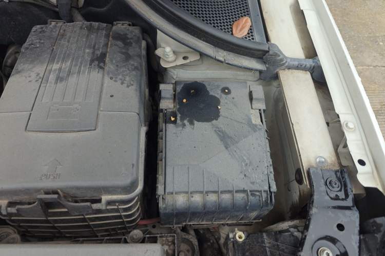 Used Volkswagen Tiguan 2011 2.0 TSI R-Line Engine Bay Left