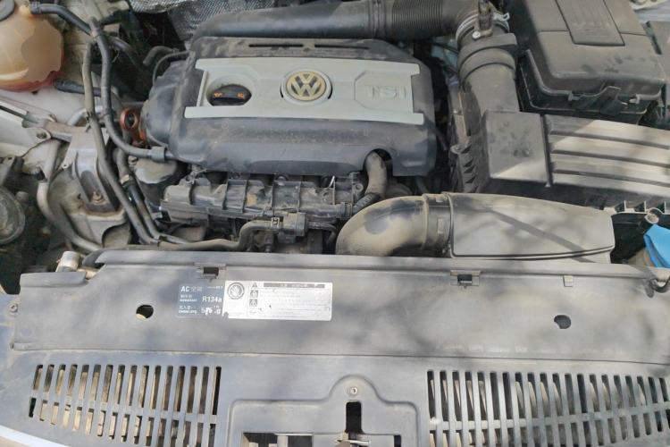 Used Volkswagen Tiguan 2011 2.0 TSI R-Line Engine Bay