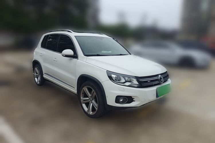Used Volkswagen Tiguan 2011 2.0 TSI R-Line Front Right 45 Deg