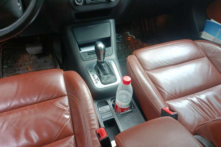 Used Volkswagen Tiguan 2011 2.0 TSI R-Line Gear Lever