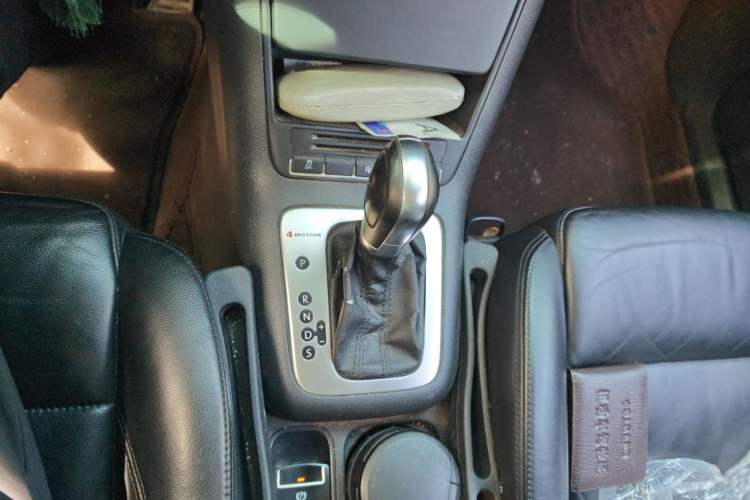 Used Volkswagen Tiguan 2011 2.0 TSI R-Line Gear Lever