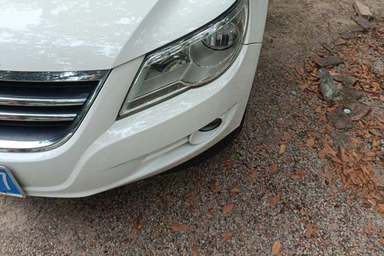 Used Volkswagen Tiguan 2011 2.0 TSI R-Line Left Front Headlight