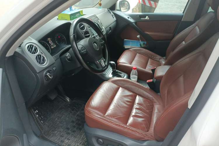 Used Volkswagen Tiguan 2011 2.0 TSI R-Line Left Front Seat
