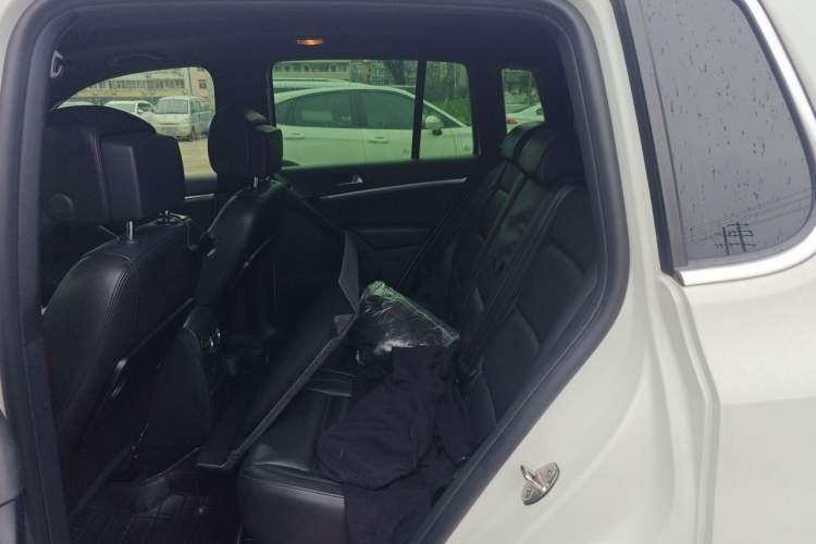 Used Volkswagen Tiguan 2011 2.0 TSI R-Line Left Rear Seat