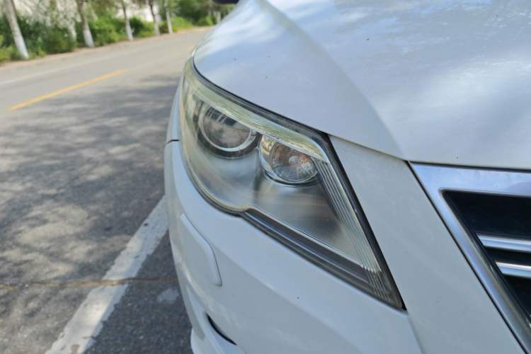 Used Volkswagen Tiguan 2011 2.0 TSI R-Line Right Front Headlight