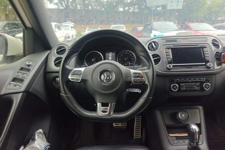 Used Volkswagen Tiguan 2011 2.0 TSI R-Line Steering Wheel