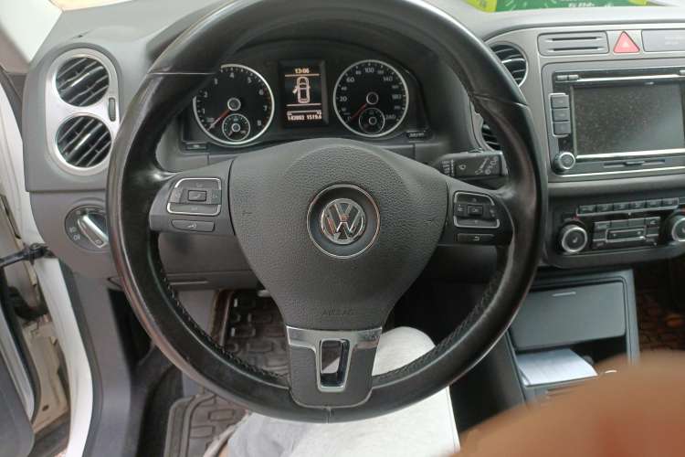 Used Volkswagen Tiguan 2011 2.0 TSI R-Line Steering Wheel