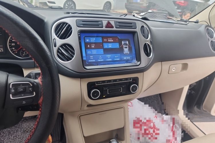 Used Volkswagen Tiguan 2012 1.8TSI Automatic All-Wheel Drive Elite Edition Audio And AC Panel