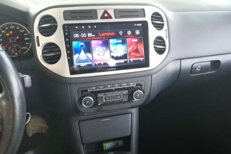 Used Volkswagen Tiguan 2012 1.8TSI Automatic All-Wheel Drive Elite Edition Audio And AC Panel