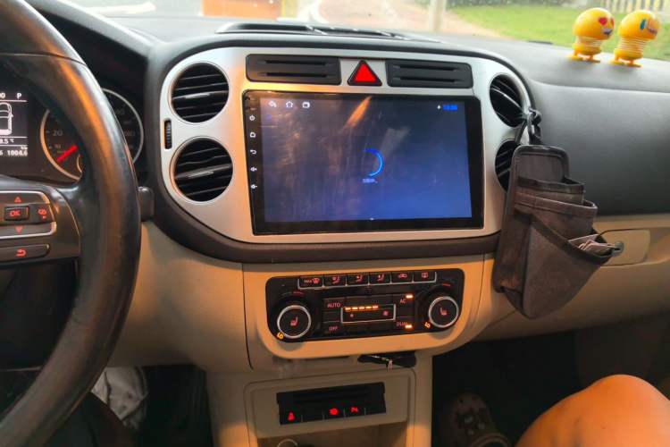 Used Volkswagen Tiguan 2012 2.0 TSI Automatic All-Wheel Drive Flagship Edition Audio And AC Panel