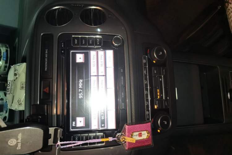 Used Volkswagen Tiguan 2012 2.0 TSI Comfort Edition Audio And AC Panel