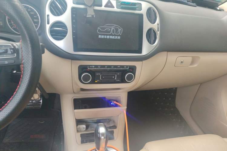 Used Volkswagen Tiguan 2012 1.8TSI Automatic Two-Wheel Drive Trend Edition Audio And AC Panel