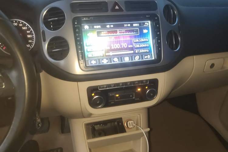 Used Volkswagen Tiguan 2012 1.8TSI Automatic Two-Wheel Drive Elite Edition Audio And AC Panel