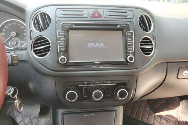 Used Volkswagen Tiguan 2012 1.8TSI Automatic Two-Wheel Drive Urban Edition Audio And AC Panel