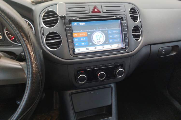 Used Volkswagen Tiguan 2012 1.8TSI Manual Two-Wheel Drive Urban Edition Audio And AC Panel