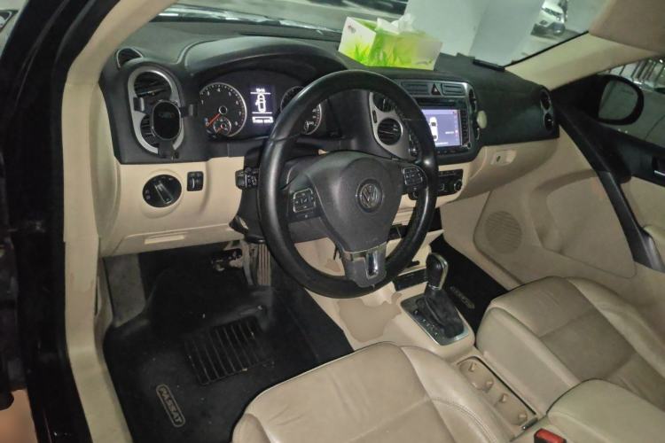Used Volkswagen Tiguan 2012 1.8TSI Automatic All-Wheel Drive Elite Edition Center Console