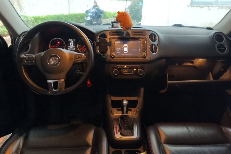 Used Volkswagen Tiguan 2012 1.8TSI Automatic Two-Wheel Drive Trend Edition Center Console