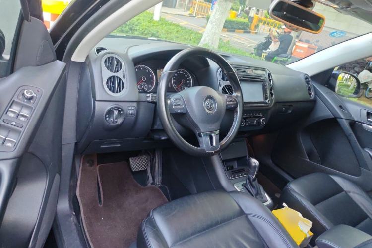 Used Volkswagen Tiguan 2012 2.0 TSI Comfort Edition Center Console