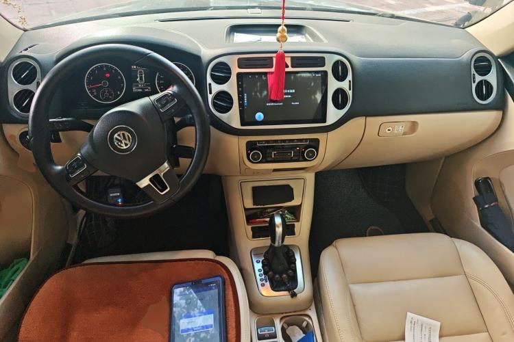 Used Volkswagen Tiguan 2012 1.8TSI Automatic All-Wheel Drive Elite Edition Center Console