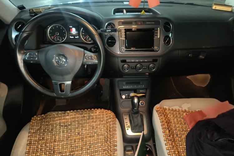 Used Volkswagen Tiguan 2012 2.0 TSI Comfort Edition Center Console