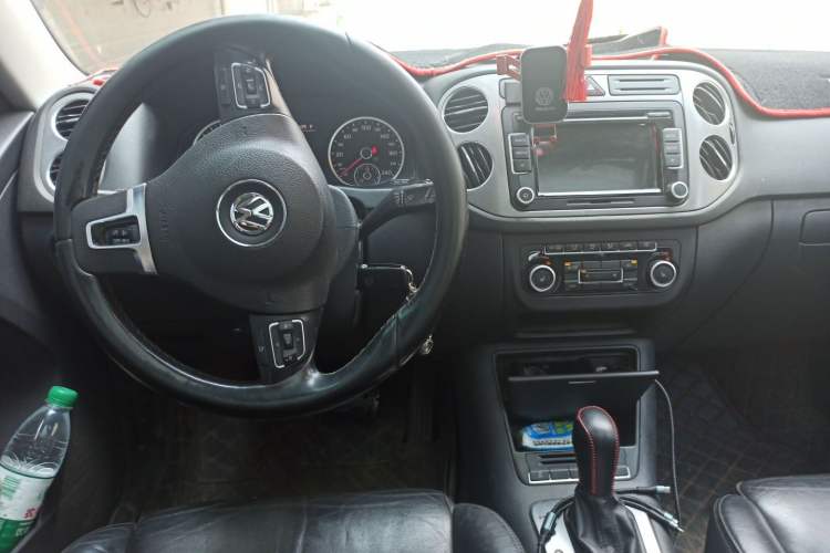 Used Volkswagen Tiguan 2012 1.8TSI Automatic All-Wheel Drive Elite Edition Center Console