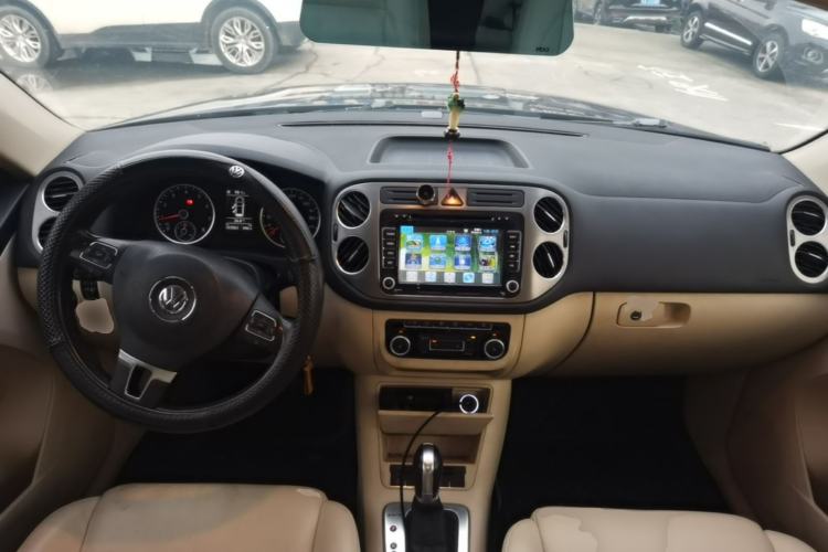 Used Volkswagen Tiguan 2012 1.8TSI Automatic All-Wheel Drive Elite Edition Center Console