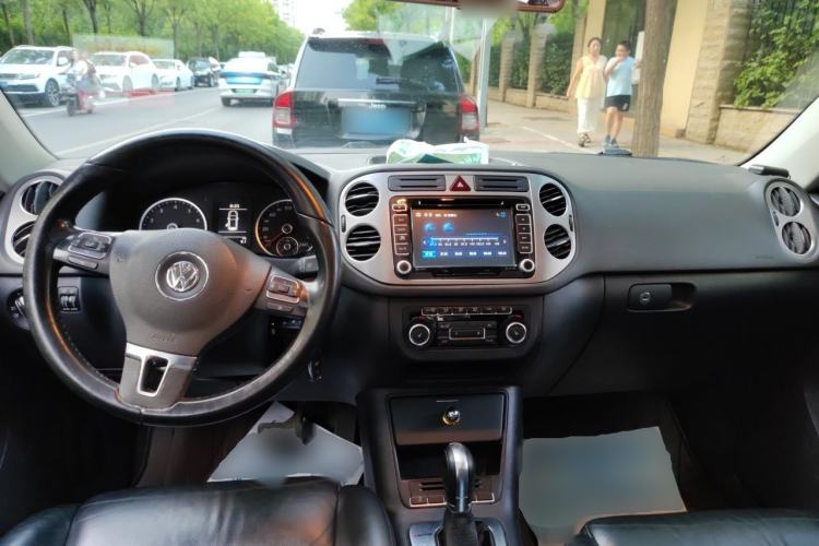 Used Volkswagen Tiguan 2012 1.8TSI Automatic All-Wheel Drive Elite Edition Center Console