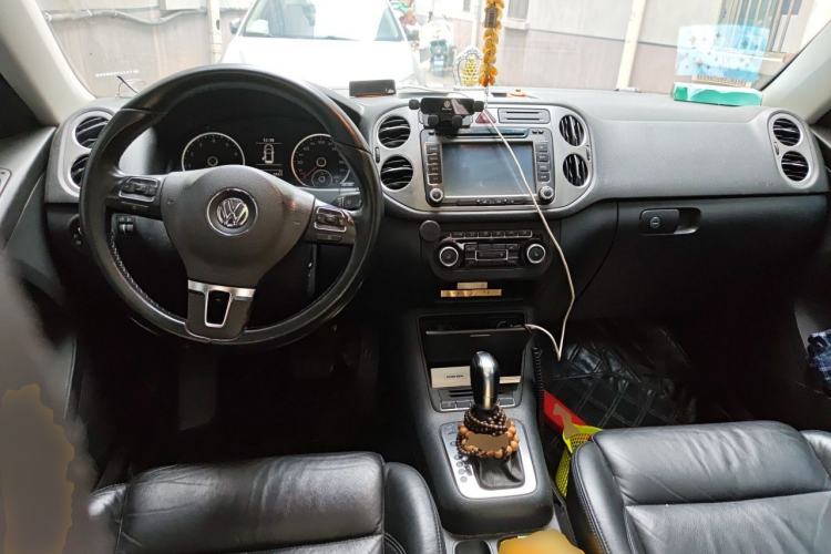 Used Volkswagen Tiguan 2012 1.8TSI Automatic All-Wheel Drive Elite Edition Center Console
