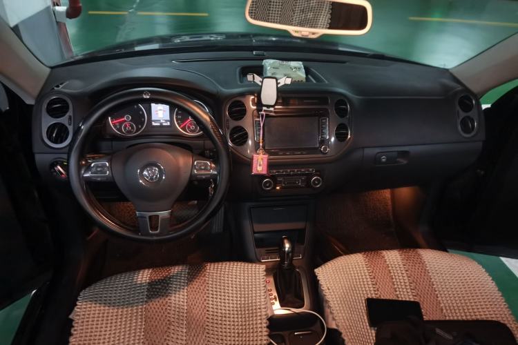 Used Volkswagen Tiguan 2012 2.0 TSI Comfort Edition Center Console