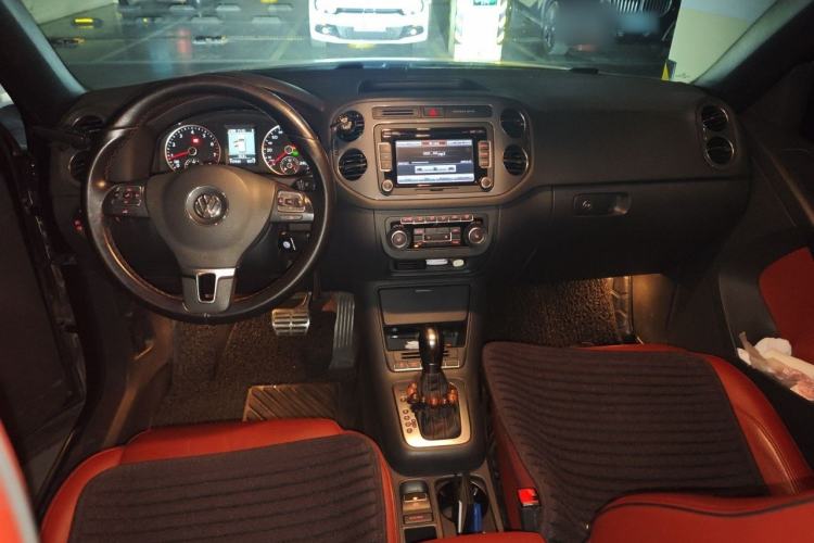 Used Volkswagen Tiguan 2012 2.0 TSI Comfort Edition Center Console