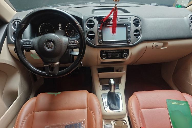 Used Volkswagen Tiguan 2012 1.8TSI Automatic All-Wheel Drive Elite Edition Center Console