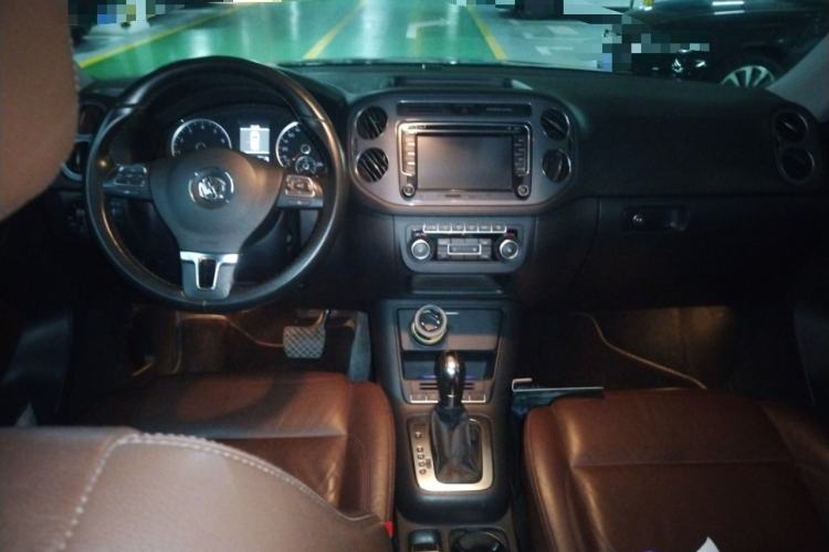 Used Volkswagen Tiguan 2012 2.0 TSI Comfort Edition Center Console