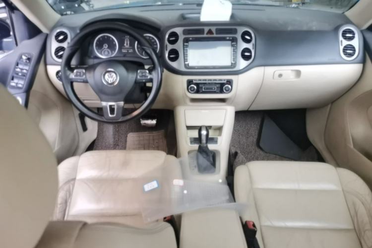 Used Volkswagen Tiguan 2012 1.8TSI Automatic Two-Wheel Drive Elite Edition Center Console