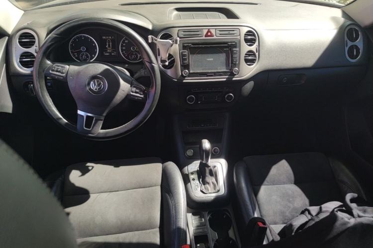 Used Volkswagen Tiguan 2012 2.0 TSI Automatic All-Wheel Drive Flagship Edition Center Console
