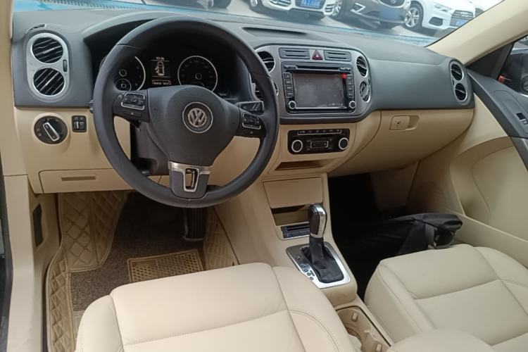 Used Volkswagen Tiguan 2012 1.8TSI Automatic Two-Wheel Drive Trend Edition Center Console
