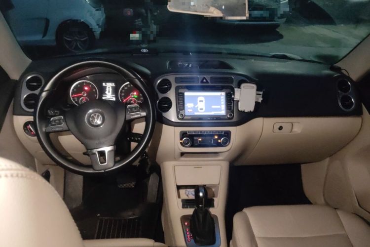 Used Volkswagen Tiguan 2012 1.8TSI Automatic All-Wheel Drive Elite Edition Center Console
