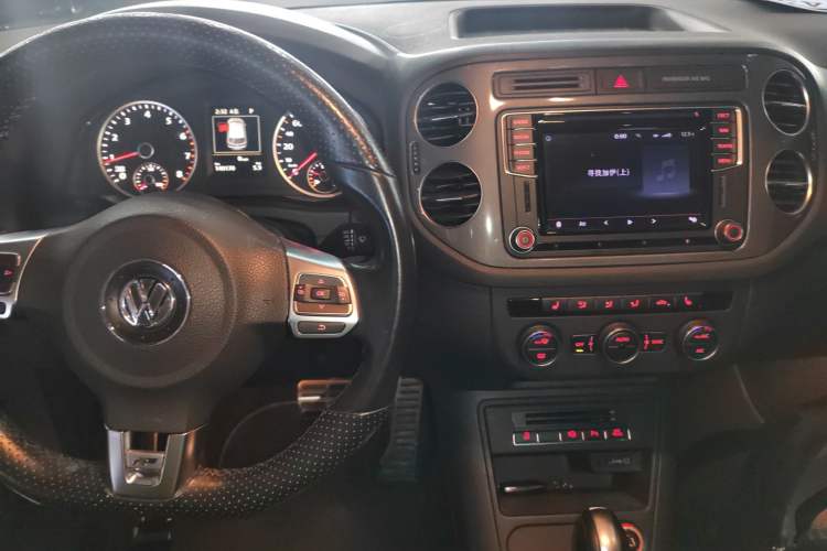 Used Volkswagen Tiguan 2012 2.0 TSI Luxury Edition Center Console