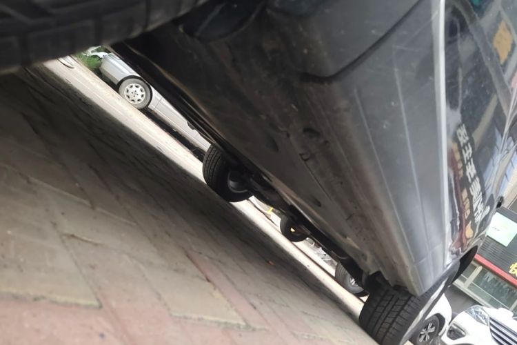 Used Volkswagen Tiguan 2012 1.8TSI Automatic Two-Wheel Drive Zhaoshi Edition Chassis Front Left
