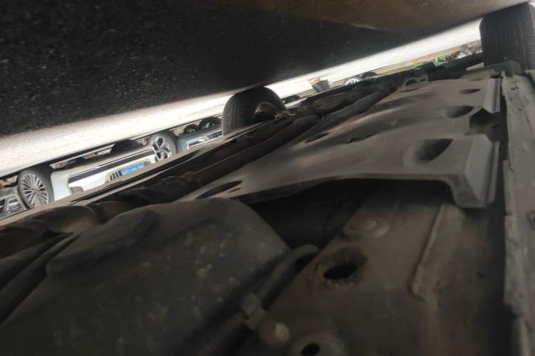 Used Volkswagen Tiguan 2012 1.4TSI Manual Two-Wheel-Drive Urban Edition Chassis Rear Left