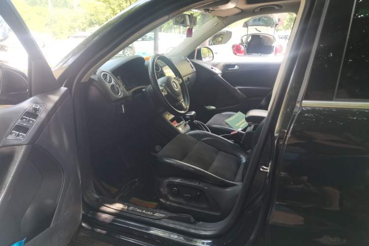 Used Volkswagen Tiguan 2012 2.0 TSI Automatic All-Wheel Drive Flagship Edition Driver Seat