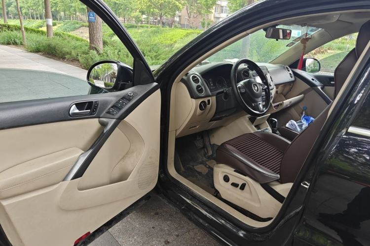 Used Volkswagen Tiguan 2012 1.8TSI Automatic Two-Wheel Drive Zhaoshi Edition Driver Seat